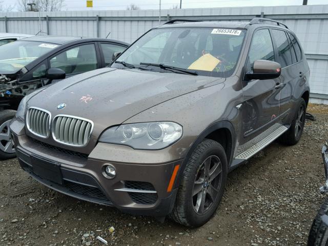 5UXZW0C55CL667760 - 2012 BMW X5 XDRIVE3 BROWN photo 2