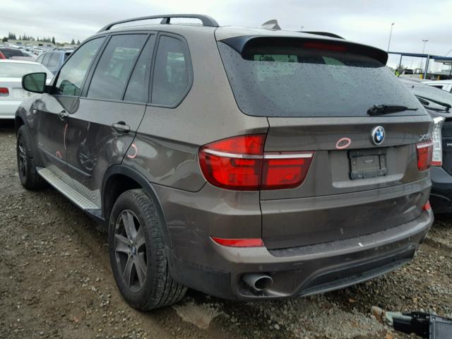 5UXZW0C55CL667760 - 2012 BMW X5 XDRIVE3 BROWN photo 3