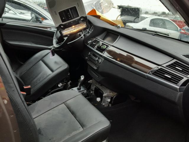 5UXZW0C55CL667760 - 2012 BMW X5 XDRIVE3 BROWN photo 5
