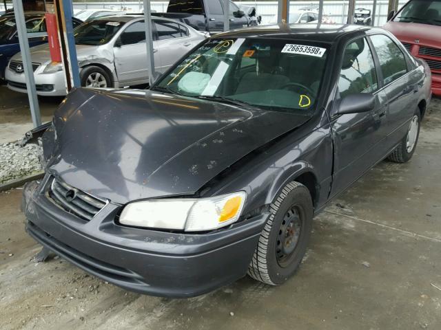 4T1BG22K4YU927579 - 2000 TOYOTA CAMRY CE GRAY photo 2