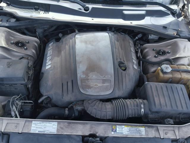 2C3KA63H28H217345 - 2008 CHRYSLER 300C TAN photo 7