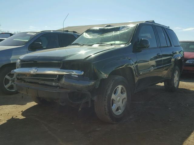 1GNDS13SX22258569 - 2002 CHEVROLET TRAILBLAZE GREEN photo 2