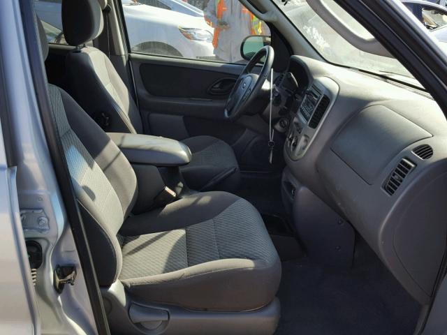 1FMYU03153KA40154 - 2003 FORD ESCAPE XLT SILVER photo 5