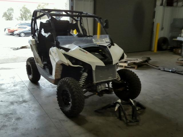 3JBPVAP26GJ000416 - 2016 CAN-AM MAVERICK X WHITE photo 1