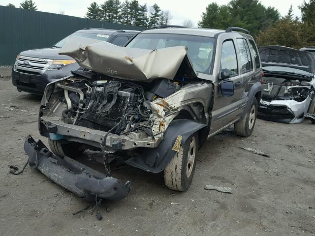 1J4GL48K33W643067 - 2003 JEEP LIBERTY SP GOLD photo 2