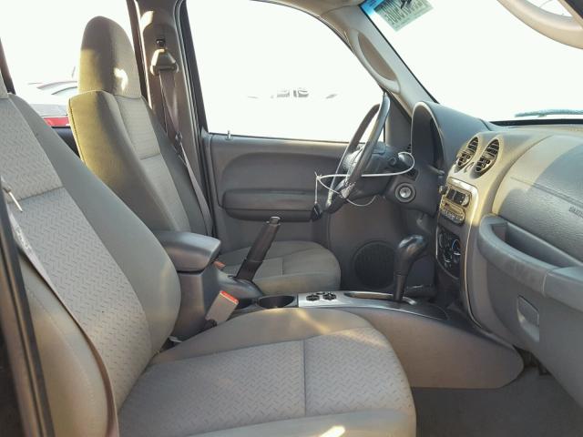 1J4GL38K45W726763 - 2005 JEEP LIBERTY RE BLACK photo 5