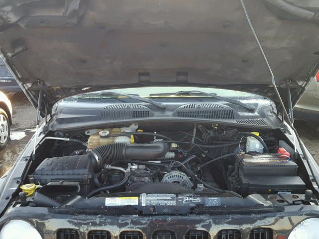 1J4GL38K45W726763 - 2005 JEEP LIBERTY RE BLACK photo 7