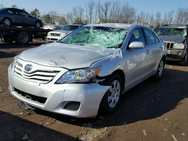 4T1BF3EK2AU568761 - 2010 TOYOTA CAMRY BASE SILVER photo 2