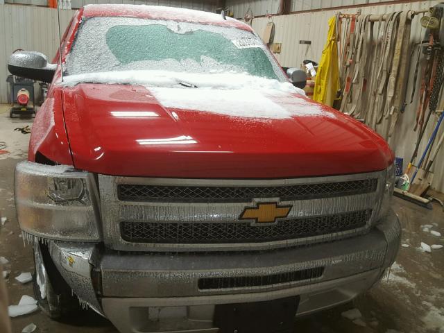 1GCRCSE01DZ377411 - 2013 CHEVROLET SILVERADO RED photo 9