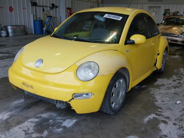 3VWBB21C52M451929 - 2002 VOLKSWAGEN NEW BEETLE YELLOW photo 2