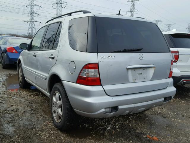 4JGAB75E32A317520 - 2002 MERCEDES-BENZ ML 500 SILVER photo 3