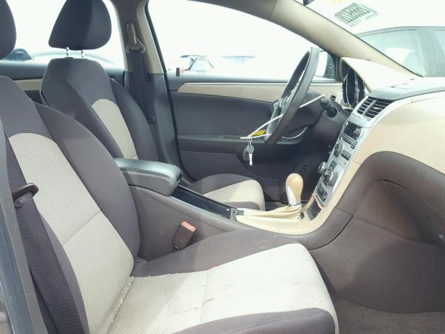 1G1ZA5E04AF288283 - 2010 CHEVROLET MALIBU LS ნაცრისფერი ფოტო 5