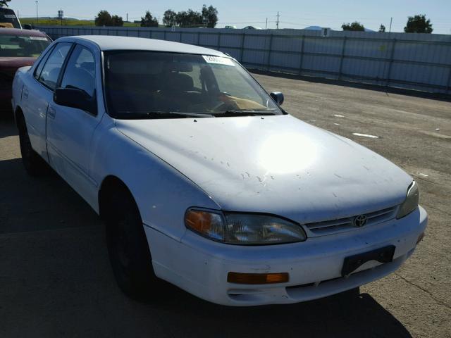 4T1BG12K6TU795413 - 1996 TOYOTA CAMRY DX WHITE photo 1