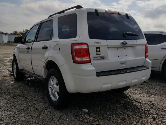 1FMCU0D70AKB78114 - 2010 FORD ESCAPE XLT WHITE photo 3