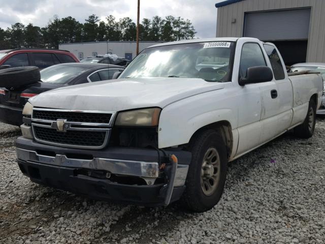 1GCEC19T86E138266 - 2006 CHEVROLET SILVERADO WHITE photo 2