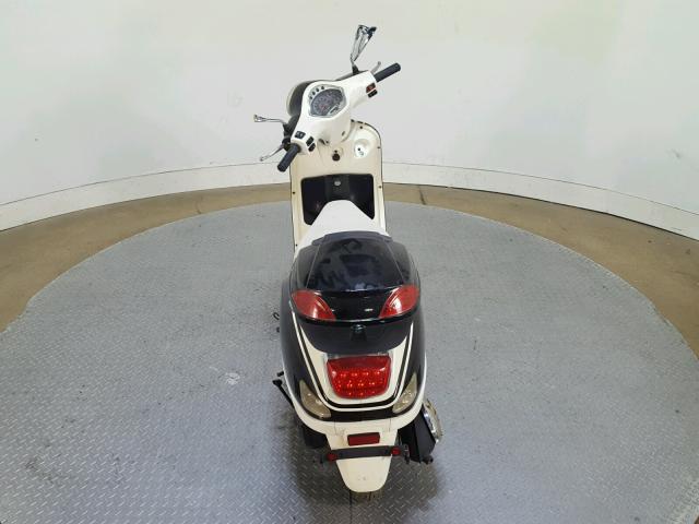 L9NTELCL9C1000097 - 2012 TAOT SCOOTER TWO TONE photo 9