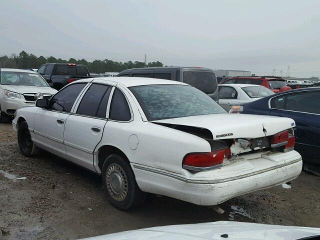 2FALP71W7VX212350 - 1997 FORD CROWN VICT WHITE photo 3