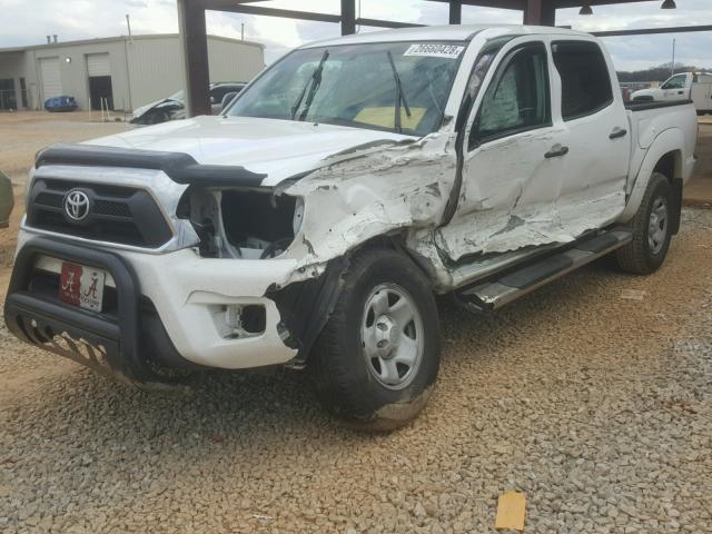 5TFJU4GN0EX062899 - 2014 TOYOTA TACOMA DOU WHITE photo 2