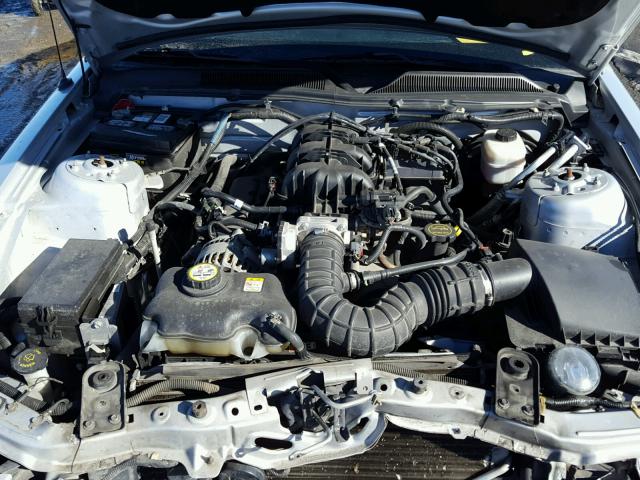 1ZVFT80N975279289 - 2007 FORD MUSTANG SILVER photo 7