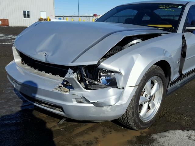 1ZVFT80N975279289 - 2007 FORD MUSTANG SILVER photo 9