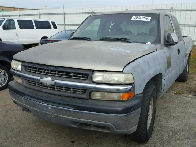 2GCEC19T2X1127296 - 1999 CHEVROLET SILVERADO SILVER photo 2