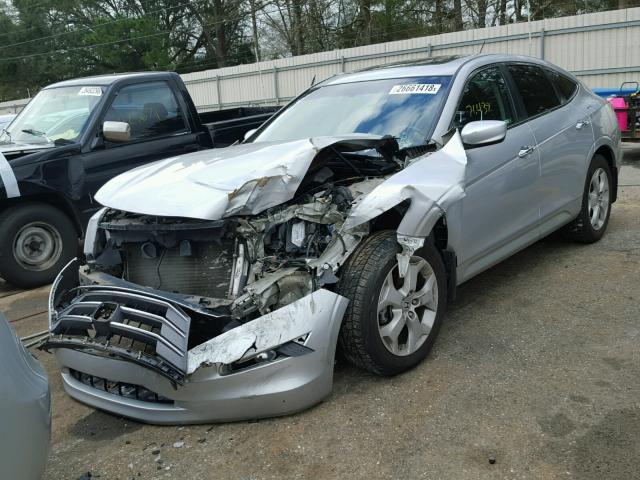 5J6TF1H58AL011694 - 2010 HONDA ACCORD CRO SILVER photo 2