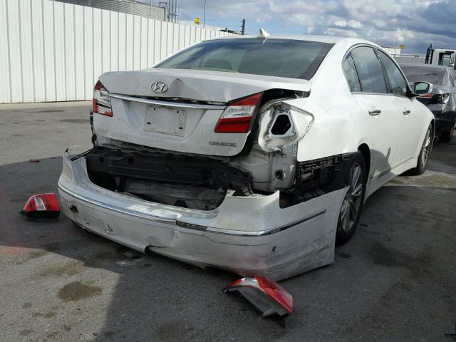 KMHGC4DD5CU154786 - 2012 HYUNDAI GENESIS 3. WHITE photo 4