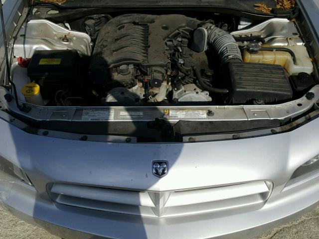 2B3KA43G98H286820 - 2008 DODGE CHARGER SILVER photo 7