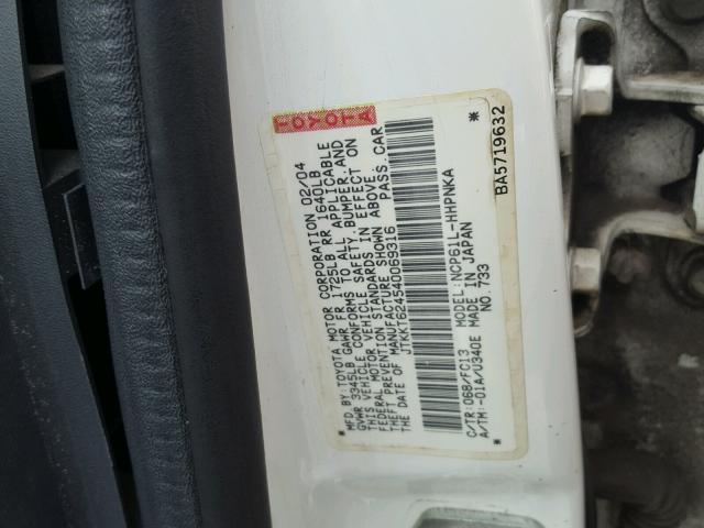 JTKKT624540069316 - 2004 TOYOTA SCION XA WHITE photo 10