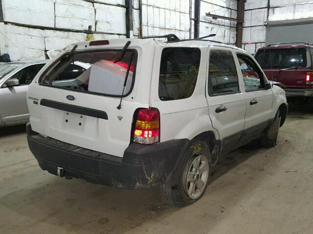 1FMCU03136KA05157 - 2006 FORD ESCAPE XLT WHITE photo 4