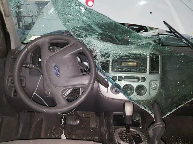 1FMCU03136KA05157 - 2006 FORD ESCAPE XLT WHITE photo 9