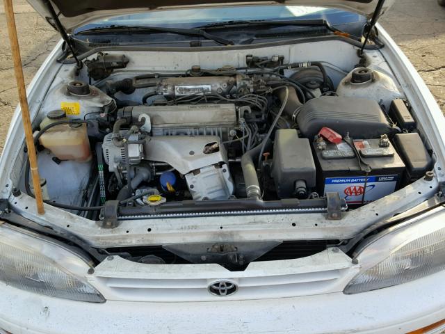 4T1BG12K5TU768462 - 1996 TOYOTA CAMRY DX WHITE photo 7