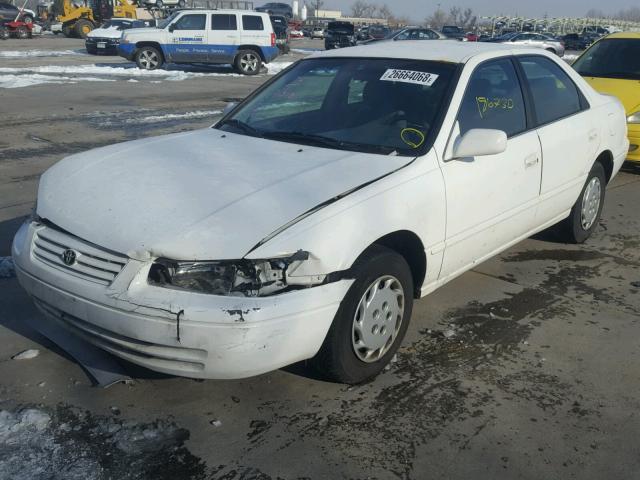 4T1BG22K7WU361382 - 1998 TOYOTA CAMRY CE WHITE photo 2