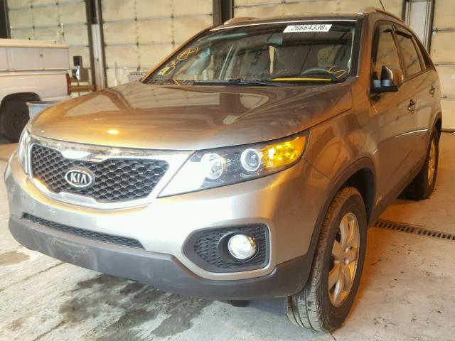 5XYKTCA62DG327780 - 2013 KIA SORENTO LX GRAY photo 2