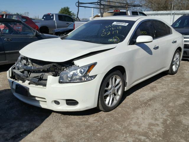 1N4AA5AP8EC470217 - 2014 NISSAN MAXIMA S WHITE photo 2