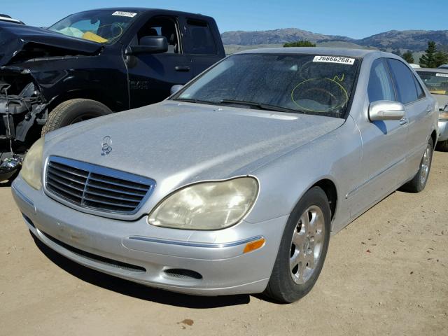 WDBNG75J6YA123432 - 2000 MERCEDES-BENZ S 500 SILVER photo 2