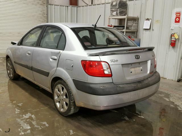 KNADE223396584584 - 2009 KIA RIO BASE SILVER photo 3