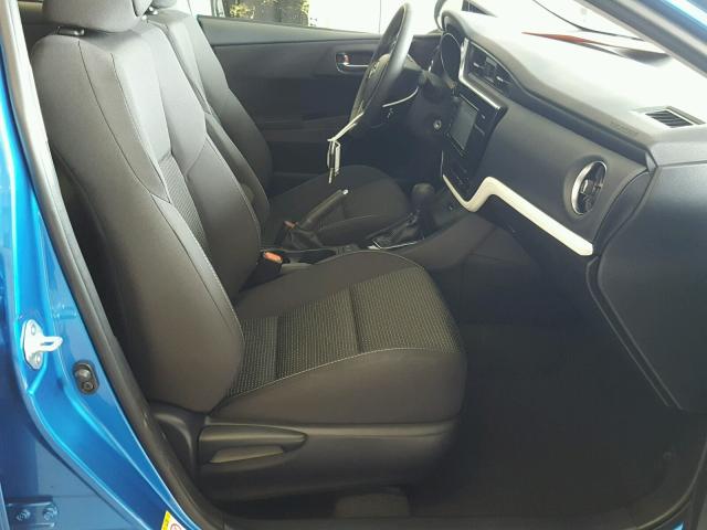 JTNKARJE9JJ553404 - 2018 TOYOTA COROLLA IM BLUE photo 5