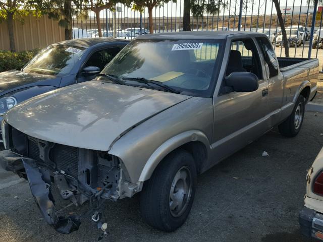 1GTCS19W628103593 - 2002 GMC SONOMA GOLD photo 2