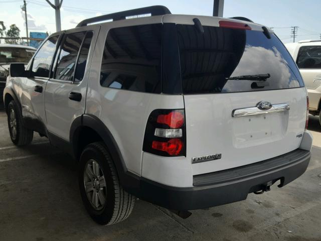 1FMEU63E16UB51883 - 2006 FORD EXPLORER X WHITE photo 3