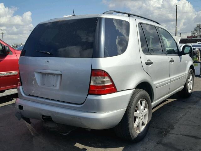 4JGAB72E7YA171281 - 2000 MERCEDES-BENZ ML 430 银色 照片 4