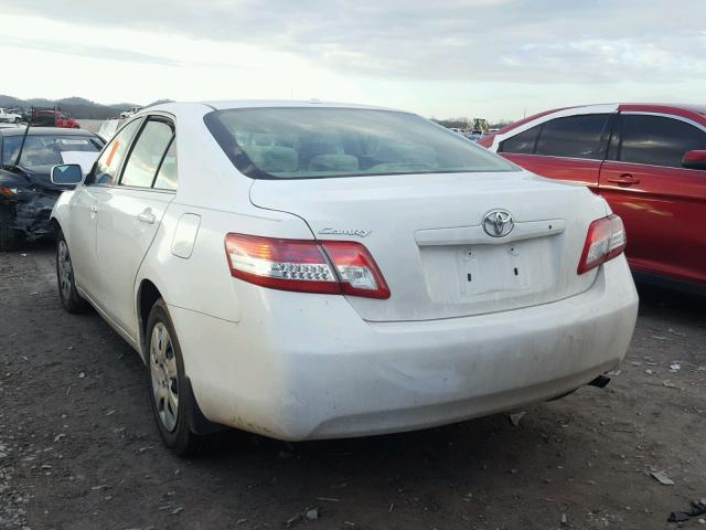 4T1BF3EK8BU692423 - 2011 TOYOTA CAMRY BASE WHITE photo 3