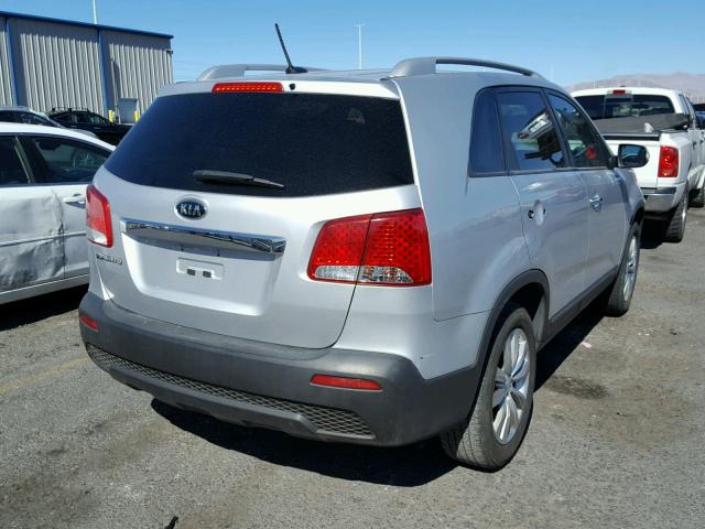 5XYKT4A20BG173943 - 2011 KIA SORENTO BA SILVER photo 4