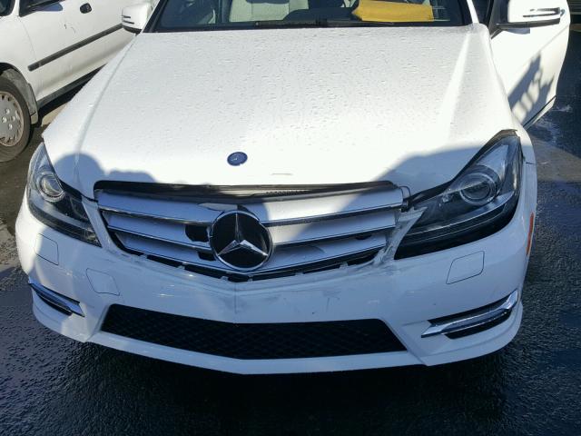 WDDGF4HB0DR250727 - 2013 MERCEDES-BENZ C 250 WHITE photo 7