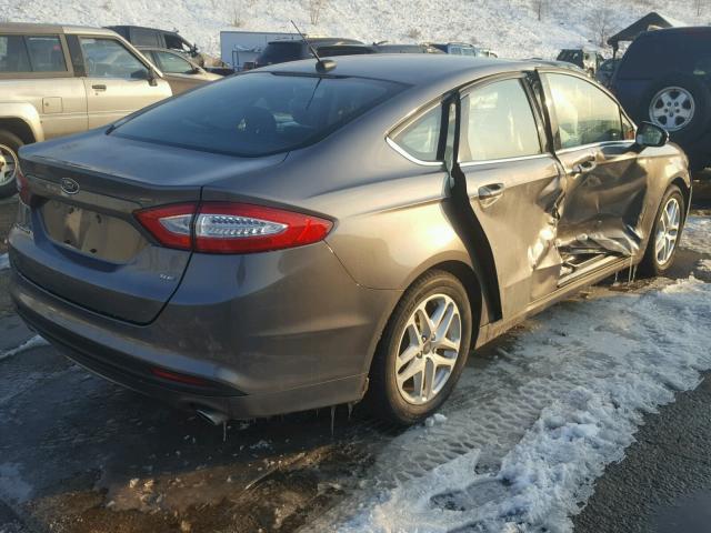 1FA6P0H75E5380671 - 2014 FORD FUSION SE GRAY photo 4