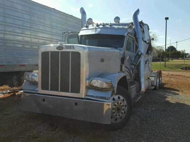 1NPXGGGG30D320307 - 2015 PETERBILT 389 SILVER photo 2