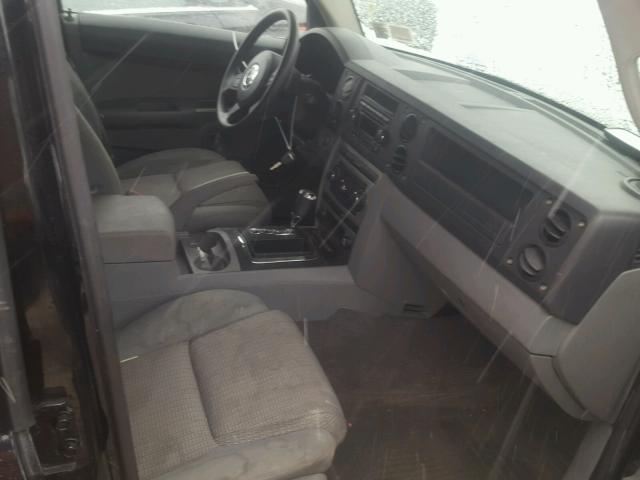 1J8HG48K17C690404 - 2007 JEEP COMMANDER BLACK photo 5