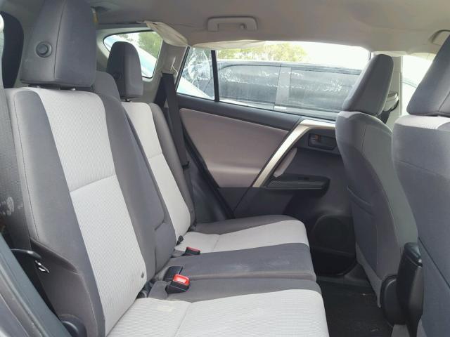 JTMZFREV4FD068348 - 2015 TOYOTA RAV4 LE GRAY photo 6