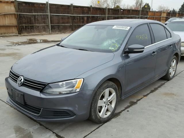 3VWLL7AJ1DM359376 - 2013 VOLKSWAGEN JETTA TDI SILVER photo 2