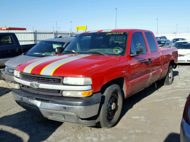 2GCEC19W421130798 - 2002 CHEVROLET SILVERADO RED photo 2